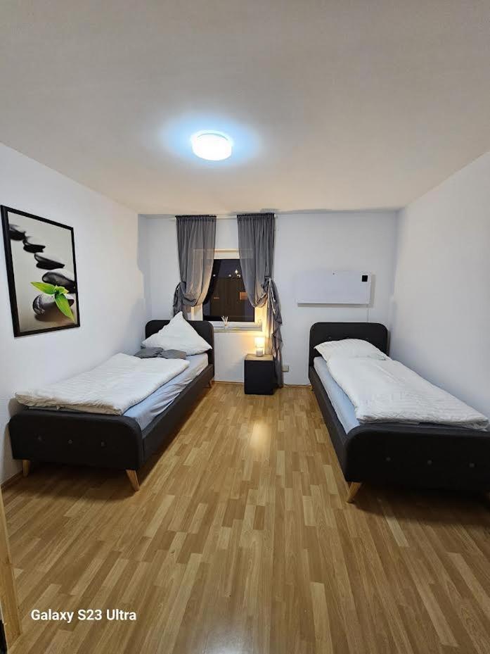M&L Wohnen 2 Apartment Есен Екстериор снимка